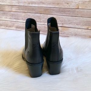 brynlee park chelsea boot